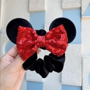 Minnie Mouse Scrunchie